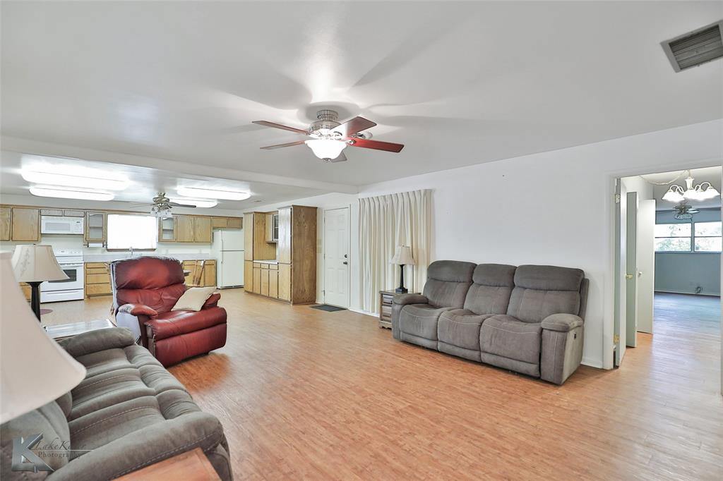 1409 Westwood Drive Property Photo 7