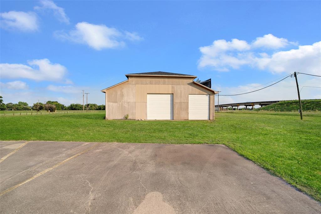 205 E Interstate 30 Svc Road Property Photo 4