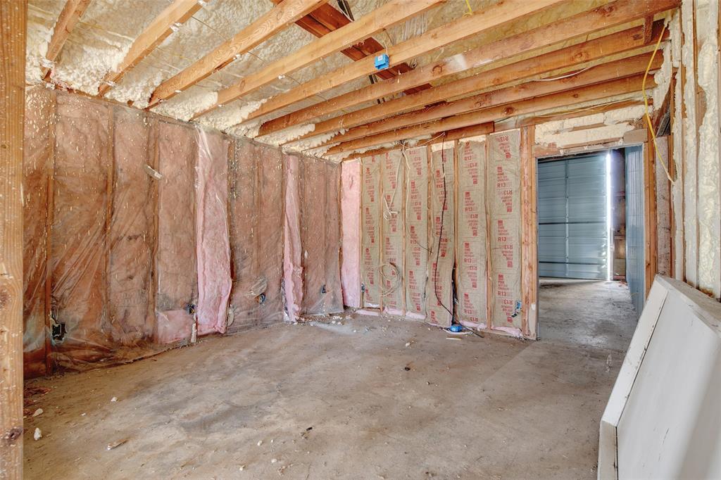 205 E Interstate 30 Svc Road Property Photo 14