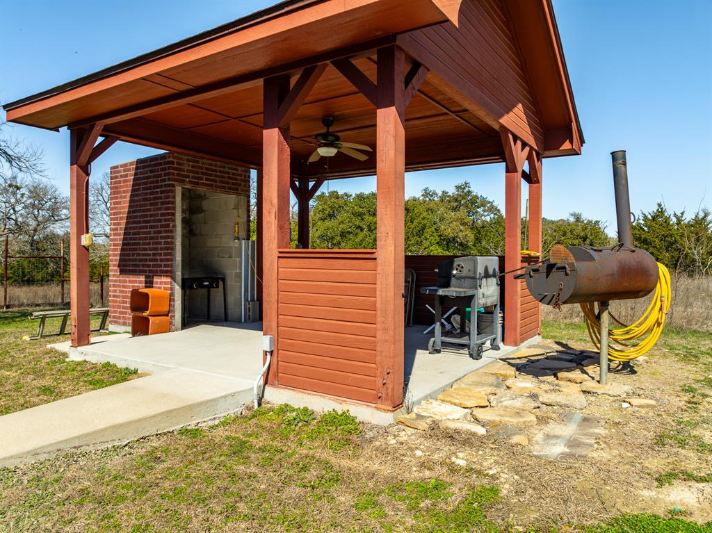 7402 Cr 137 Property Photo 16