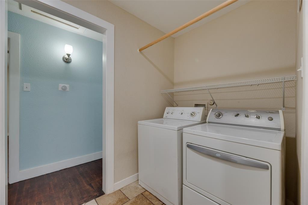 718 Collins Drive Property Photo 14