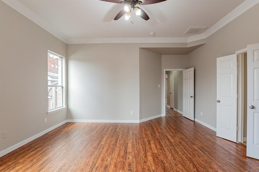 650 Griffin Street Property Photo 6
