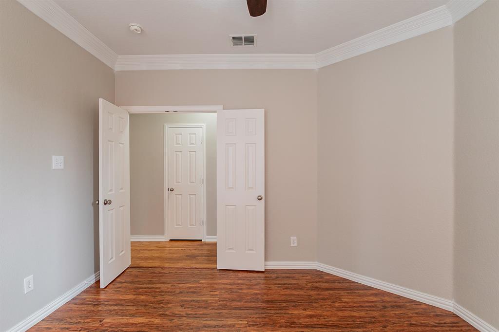 650 Griffin Street Property Photo 20