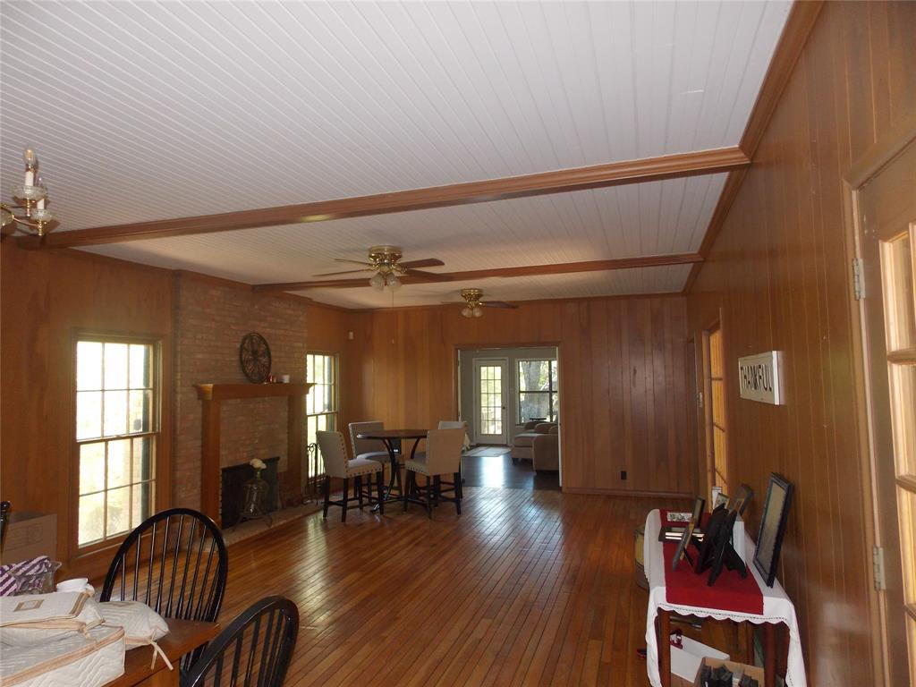 704 Adams Lane Property Photo 6