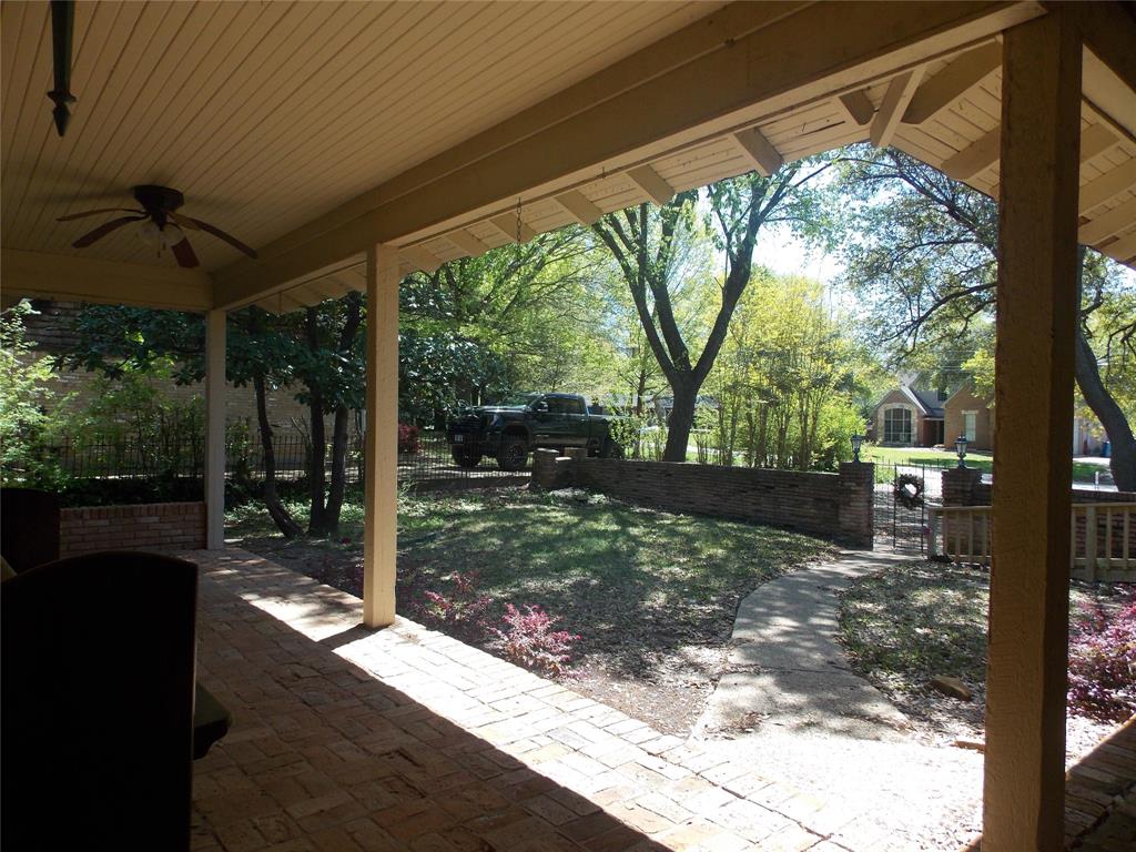 704 Adams Lane Property Photo 12