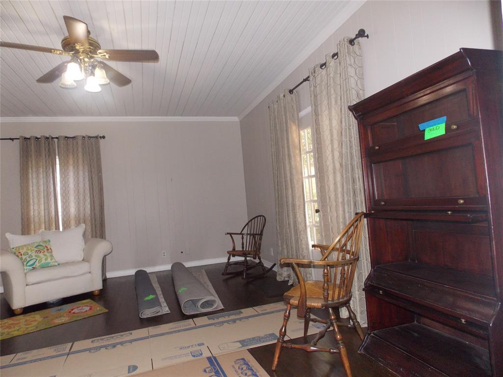 704 Adams Lane Property Photo 14
