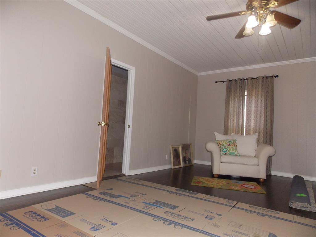 704 Adams Lane Property Photo 15