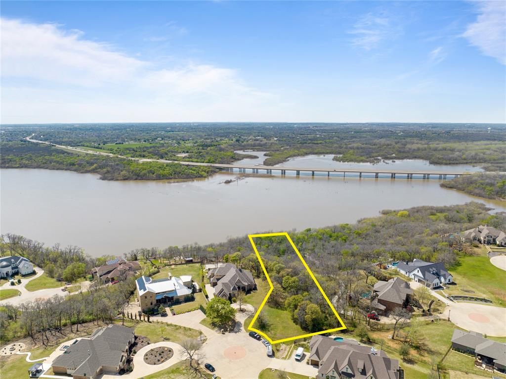 3805 Lake Cove Court Property Photo 1