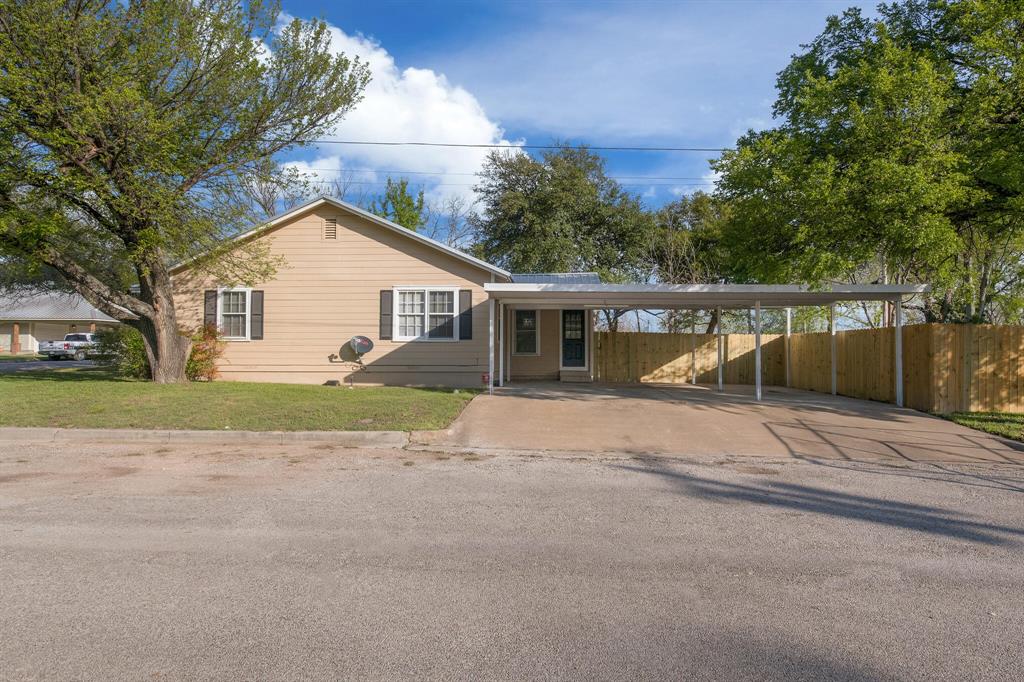 403 N Avenue Property Photo 5