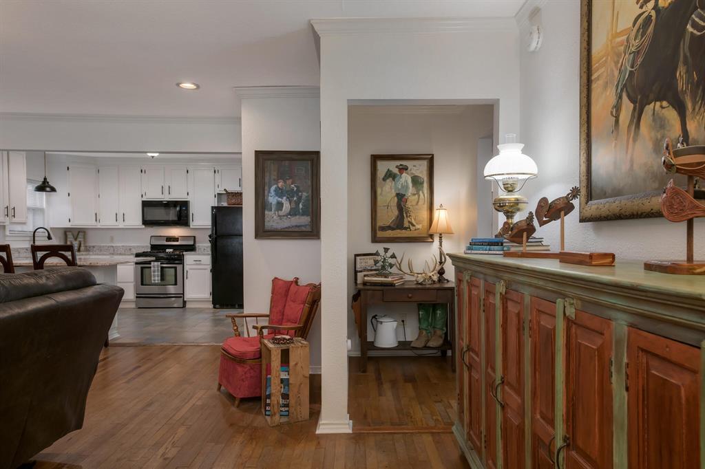 403 N Avenue Property Photo 8