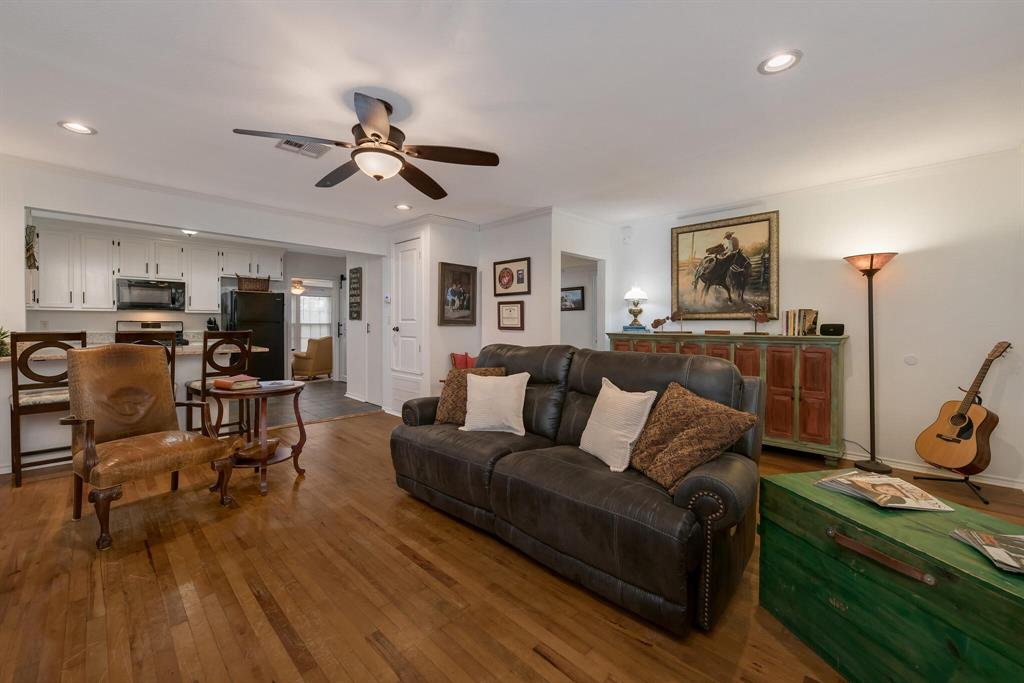 403 N Avenue Property Photo 11