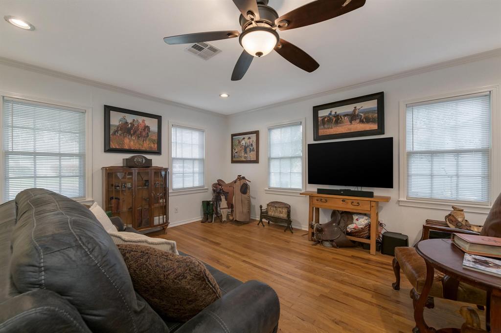 403 N Avenue Property Photo 12