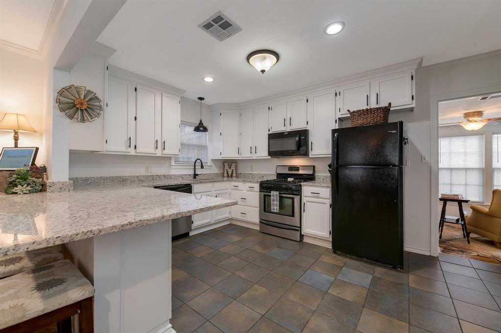 403 N Avenue Property Photo 14
