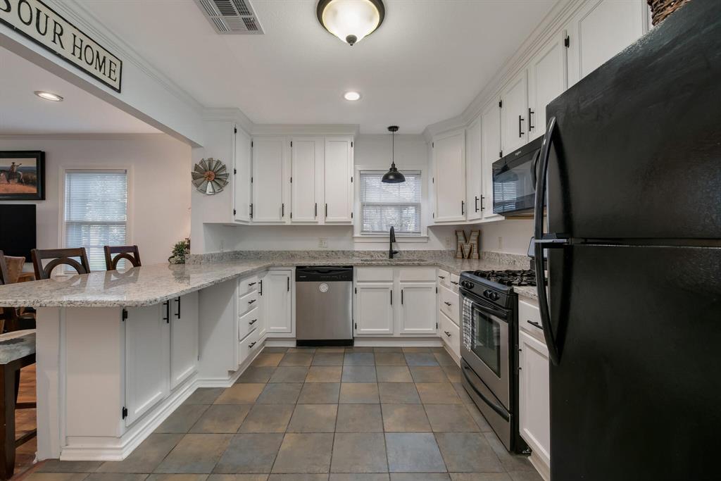 403 N Avenue Property Photo 15