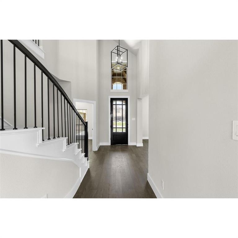 421 Curtiss Drive Property Photo 3