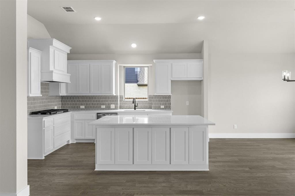 421 Curtiss Drive Property Photo 8