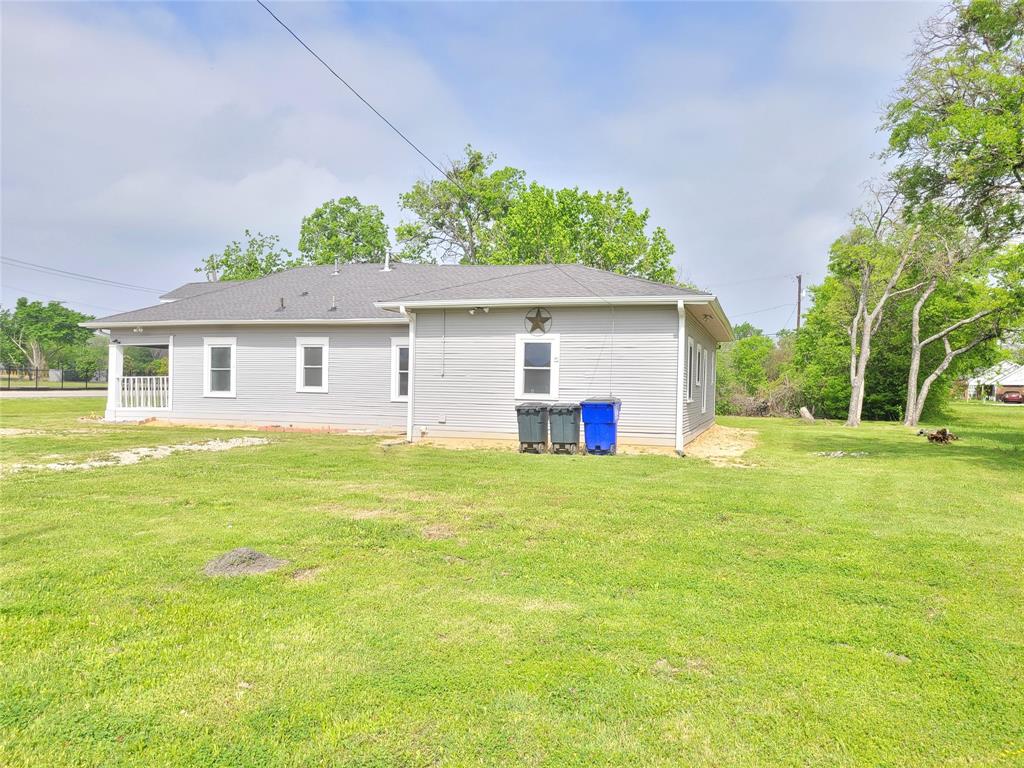 802 E Broad Street Property Photo 8