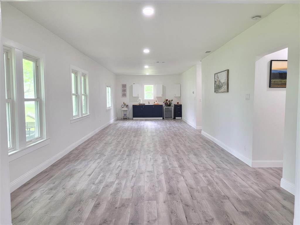 802 E Broad Street Property Photo 11