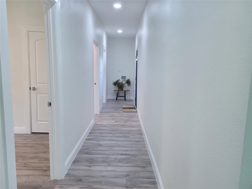 802 E Broad Street Property Photo 16