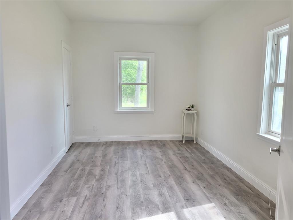 802 E Broad Street Property Photo 19