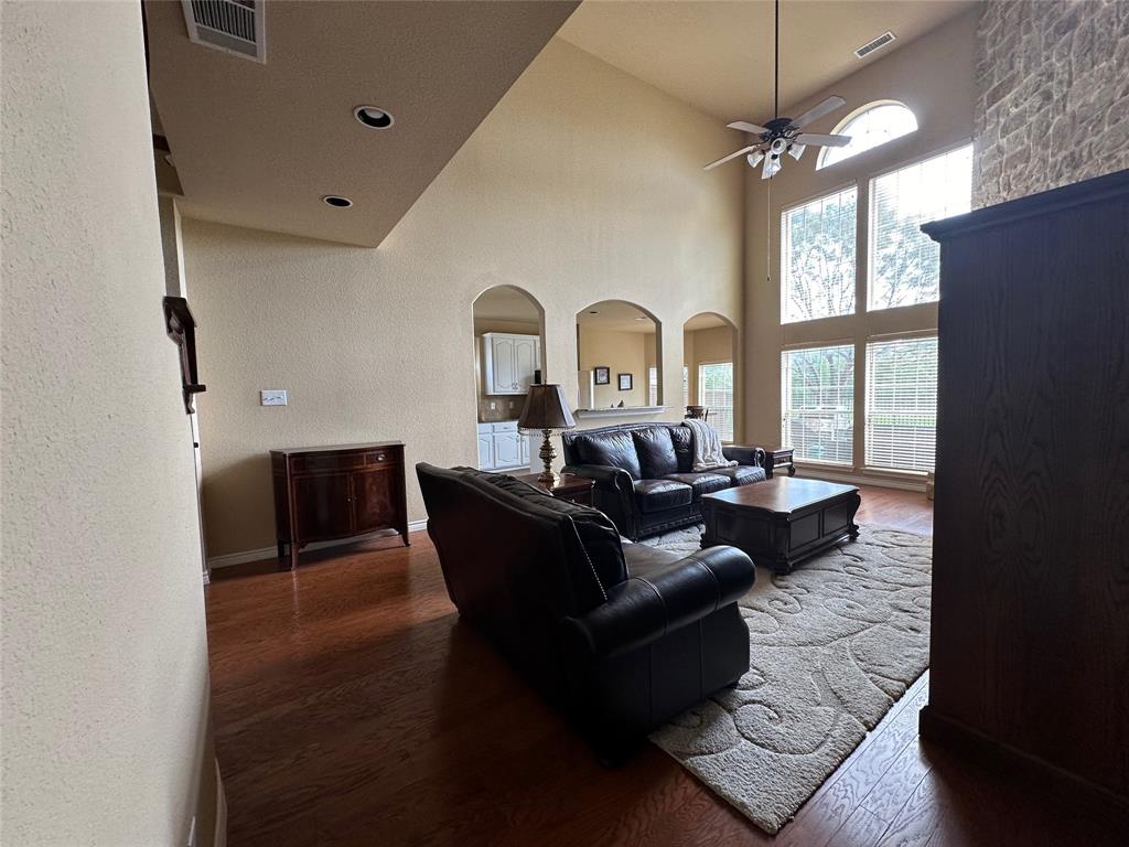 8912 Hawley Drive Property Photo 5