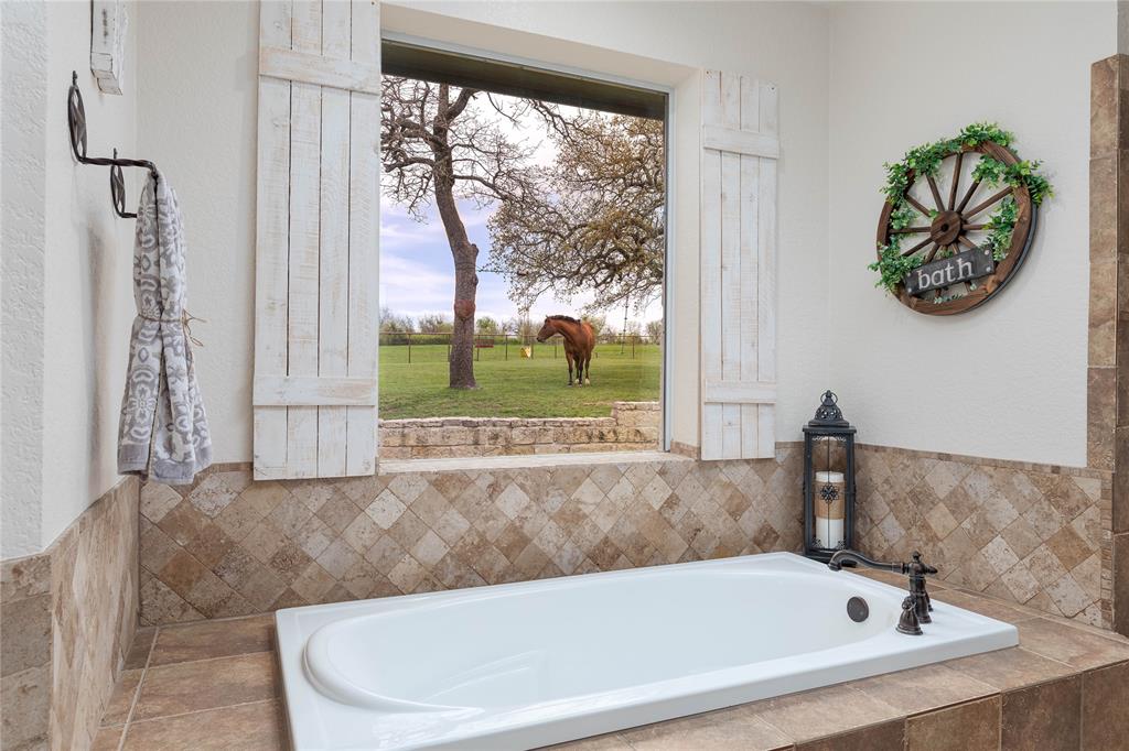 318 E Lone Star Road Property Photo 14