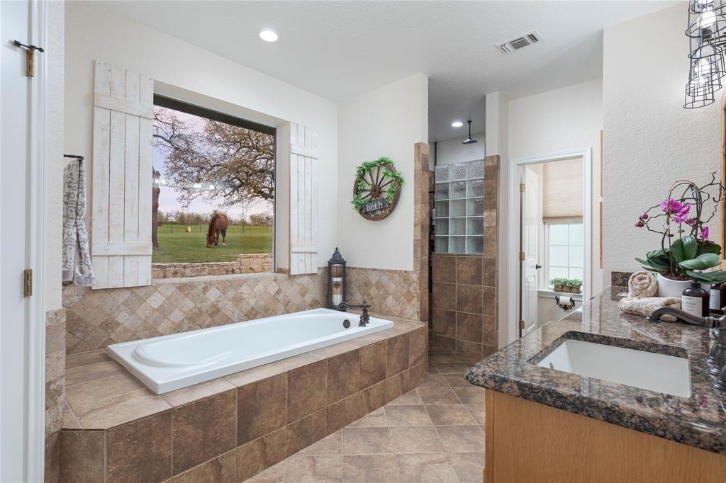 318 E Lone Star Road Property Photo 15