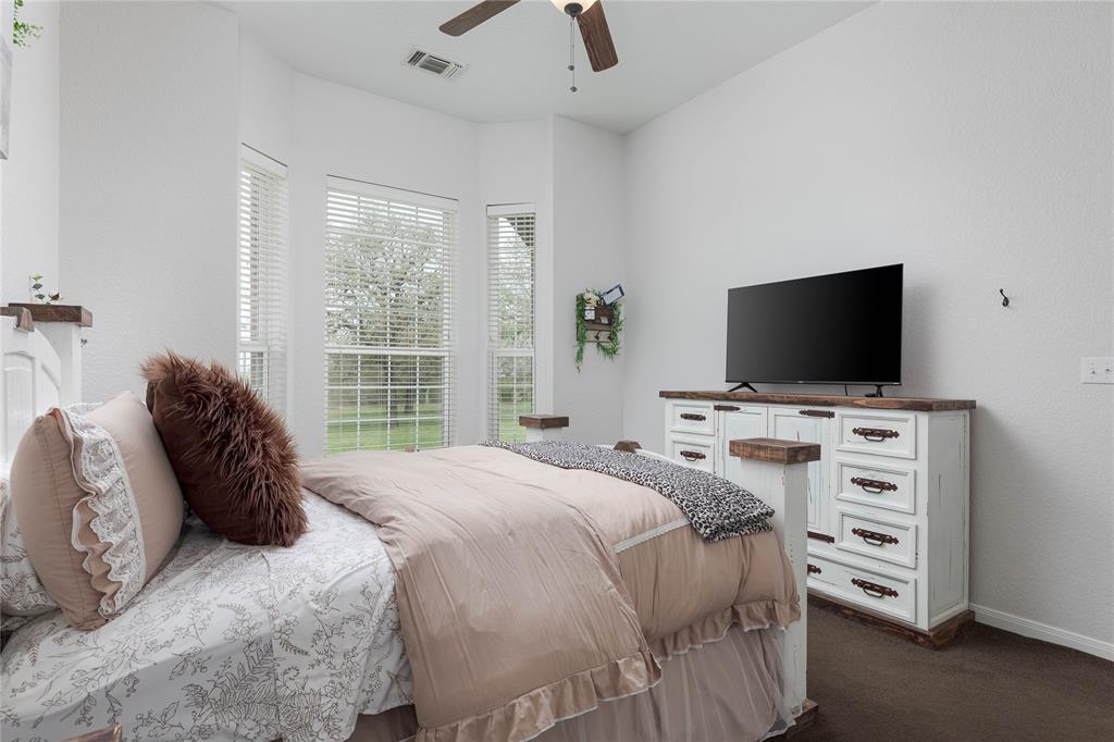 318 E Lone Star Road Property Photo 21