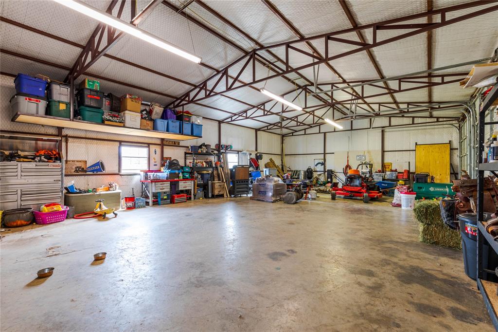 318 E Lone Star Road Property Photo 33