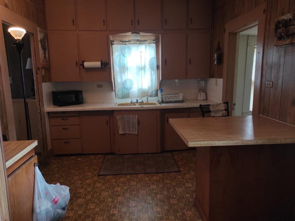 225 N Mills Street Property Photo 13