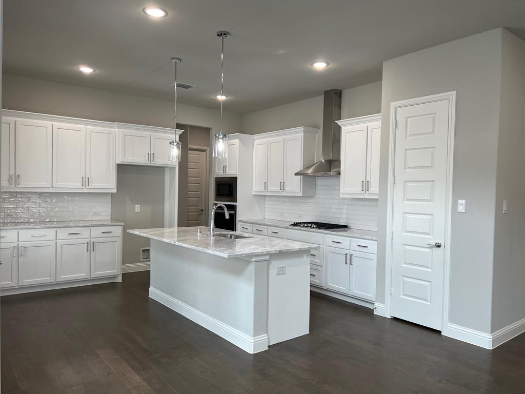 13244 Jonata Street Property Photo 14