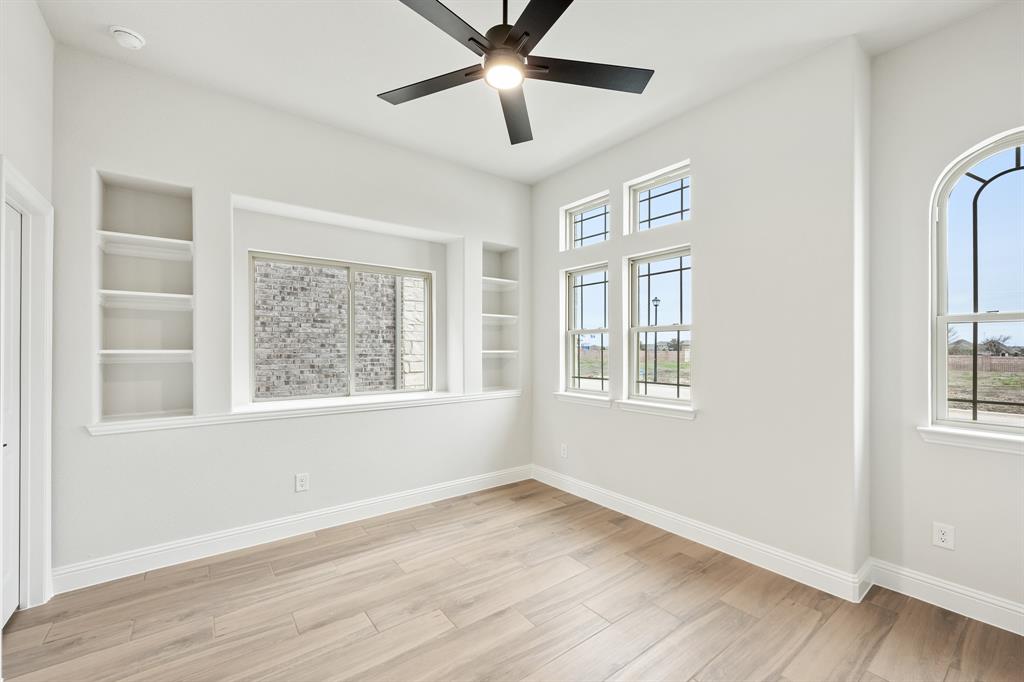 2316 Saint Andrews Way Property Photo 5