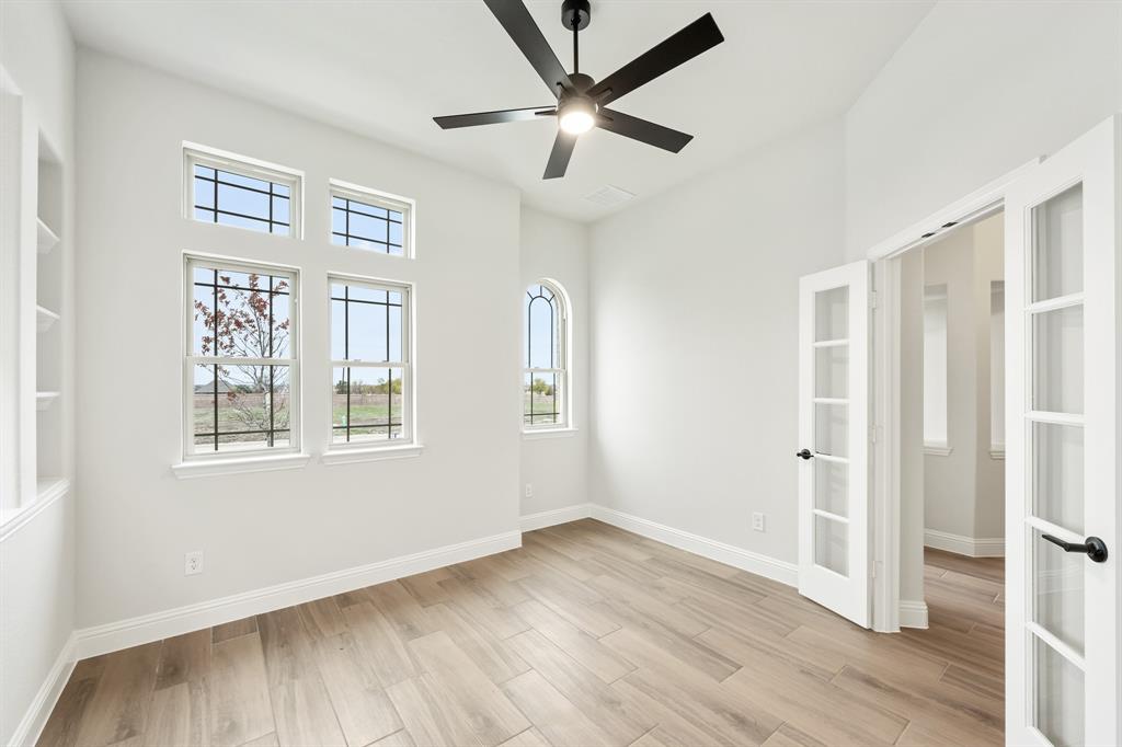 2316 Saint Andrews Way Property Photo 6