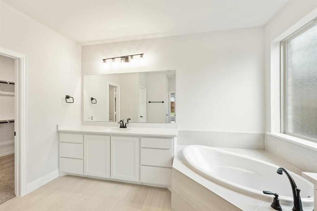 2316 Saint Andrews Way Property Photo 25