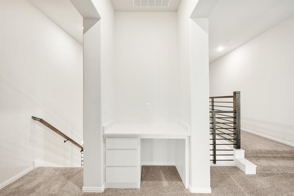 2316 Saint Andrews Way Property Photo 28