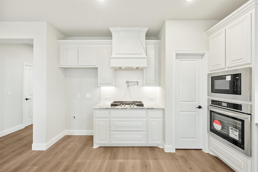 2304 Saint Andrews Way Property Photo 10