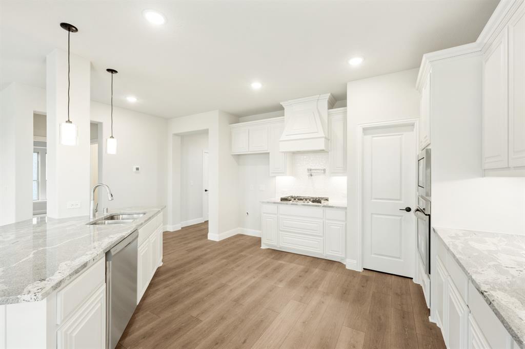 2304 Saint Andrews Way Property Photo 11
