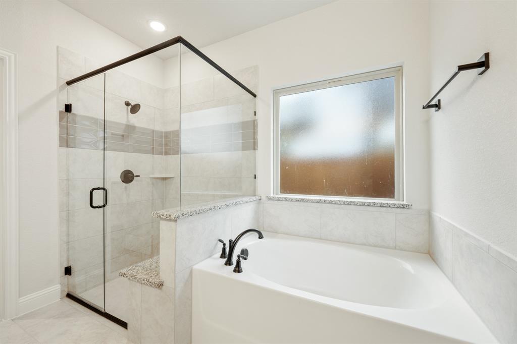 2304 Saint Andrews Way Property Photo 23