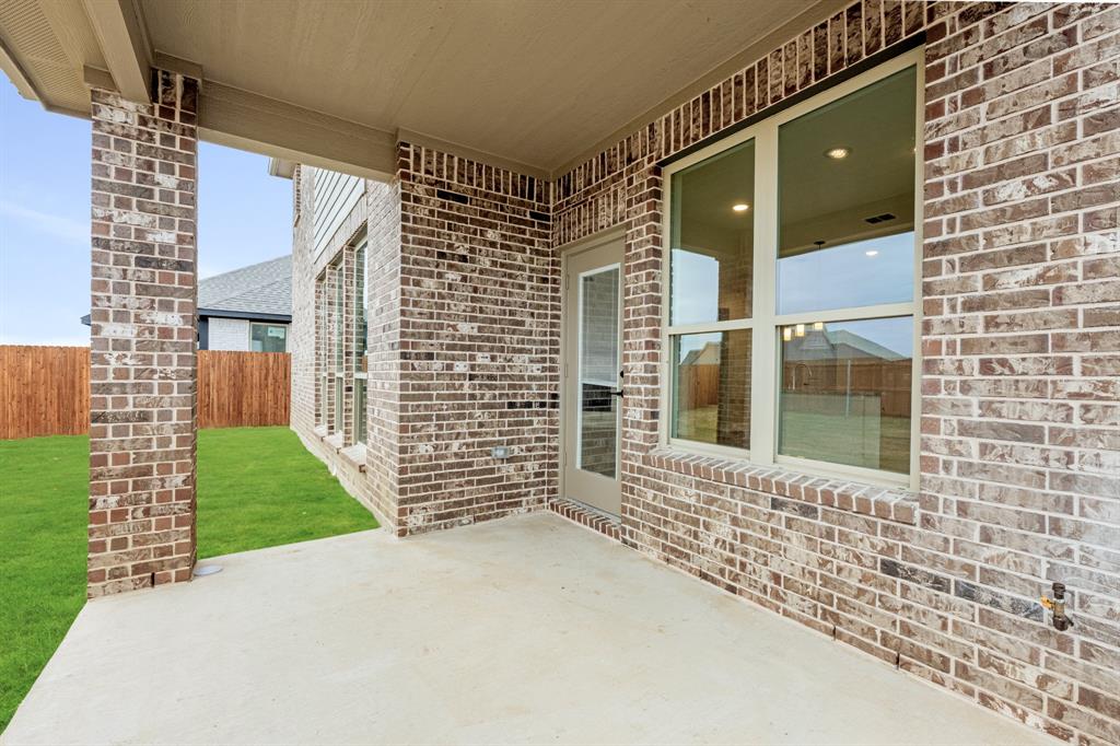 2304 Saint Andrews Way Property Photo 38