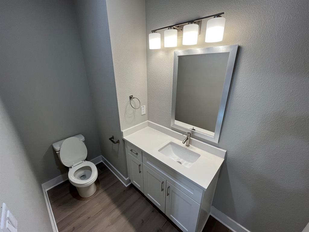 525 W Collins Street Property Photo 13
