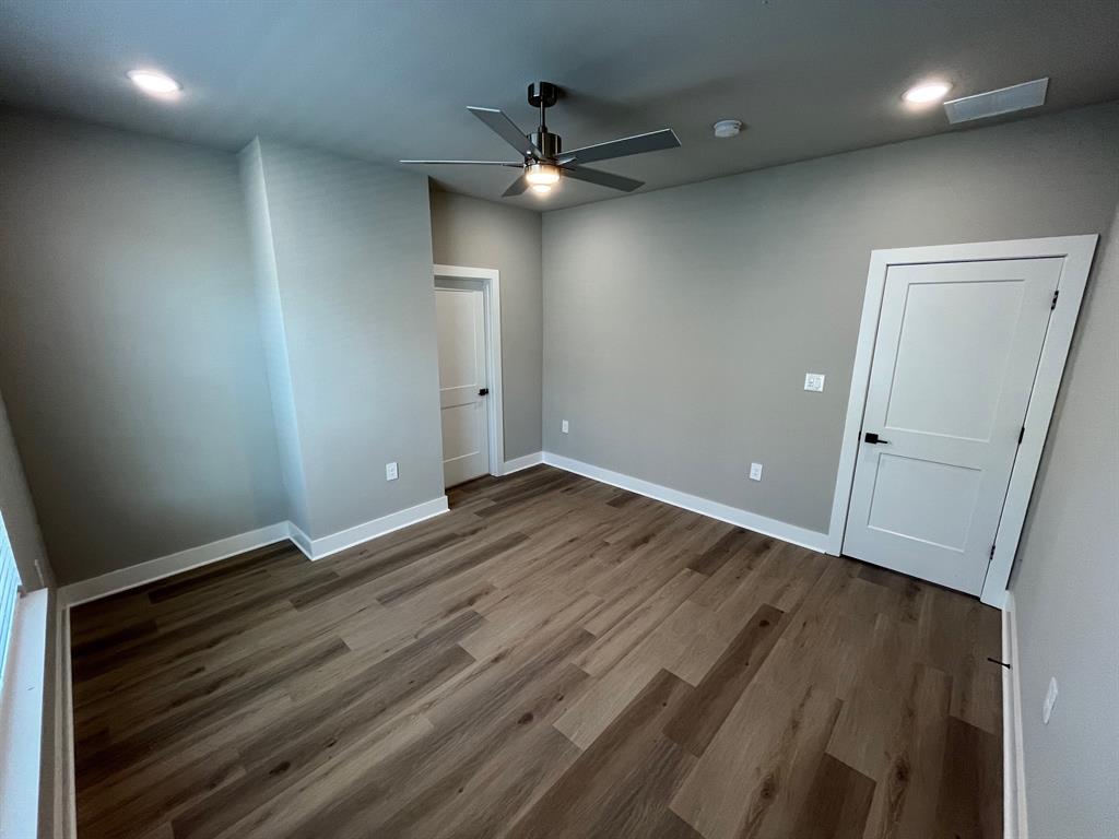525 W Collins Street Property Photo 17