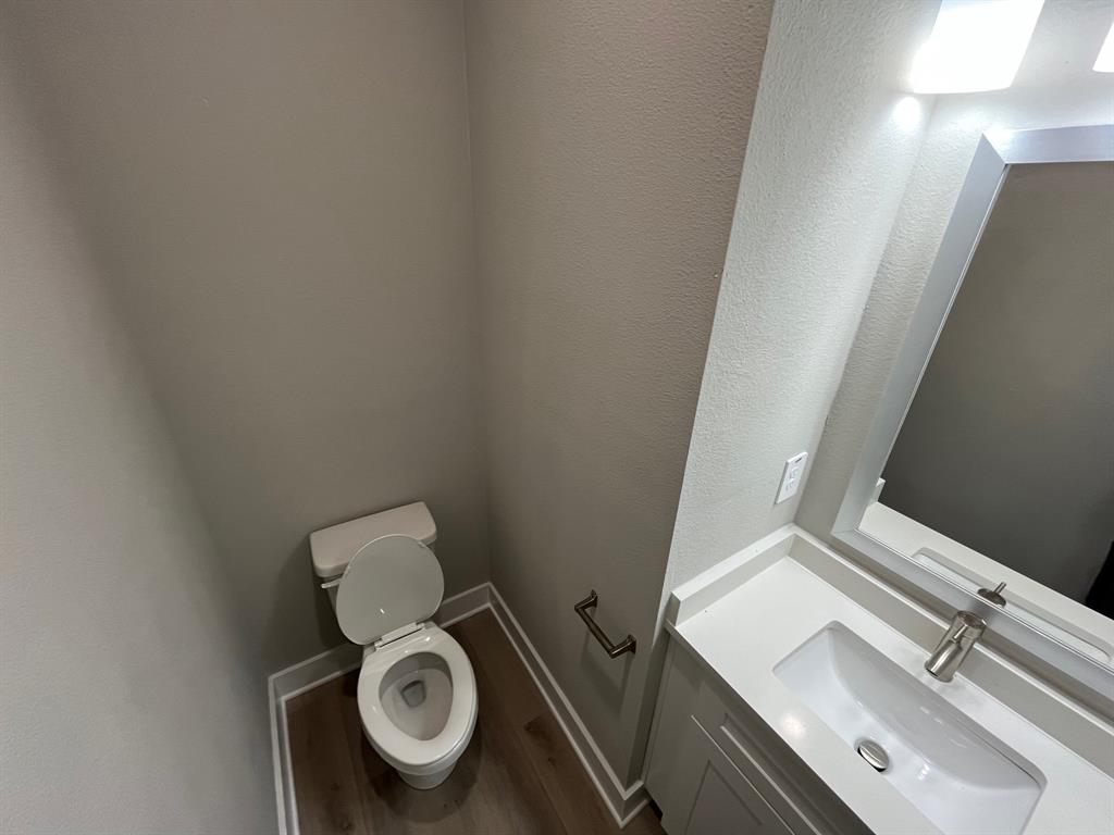 525 W Collins Street Property Photo 26