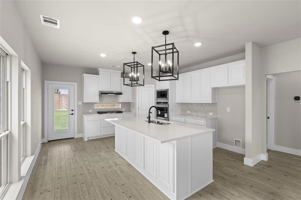 3108 Summer Rain Lane Property Photo 12