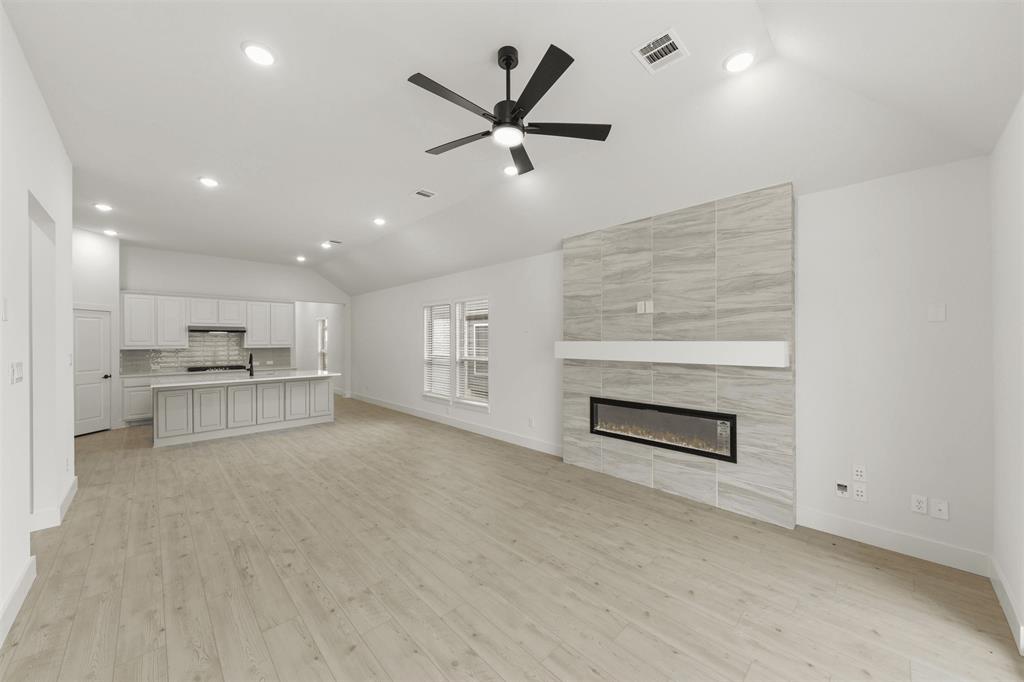 700 Valley Pines Drive Property Photo 8