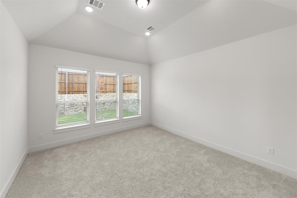 700 Valley Pines Drive Property Photo 15