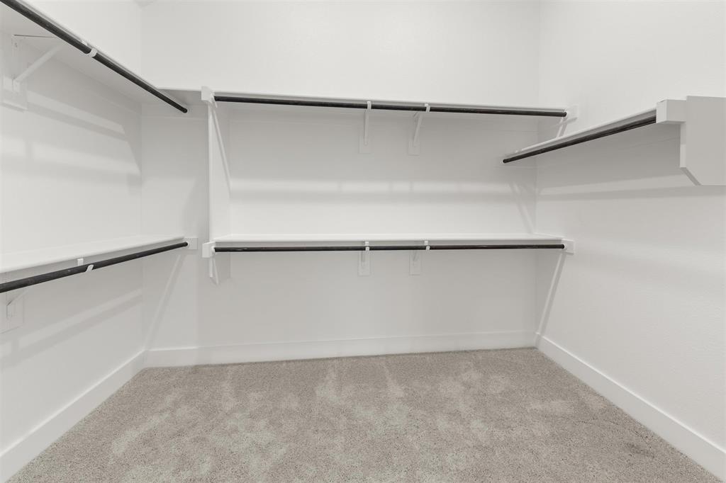 700 Valley Pines Drive Property Photo 16