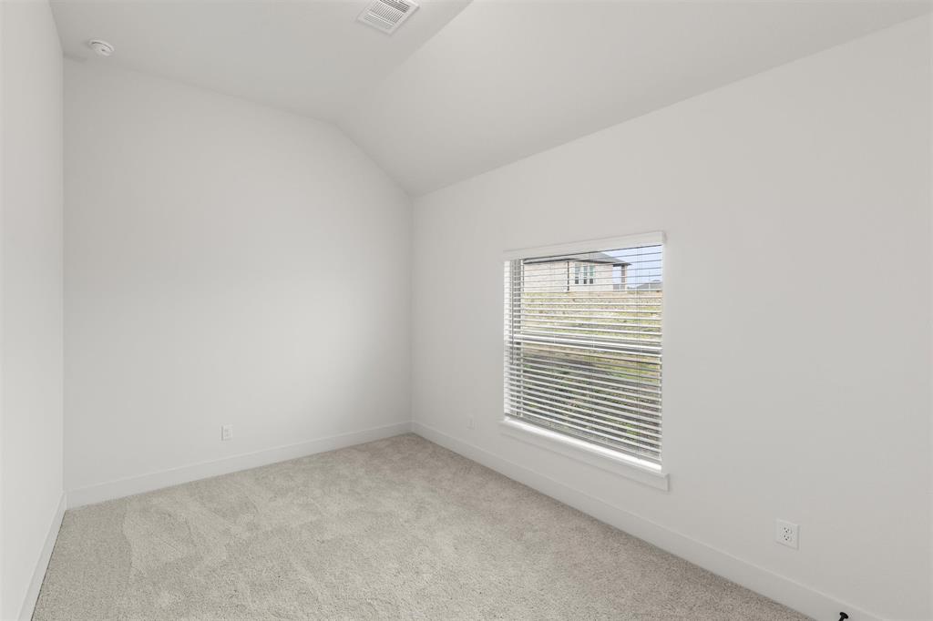 700 Valley Pines Drive Property Photo 17
