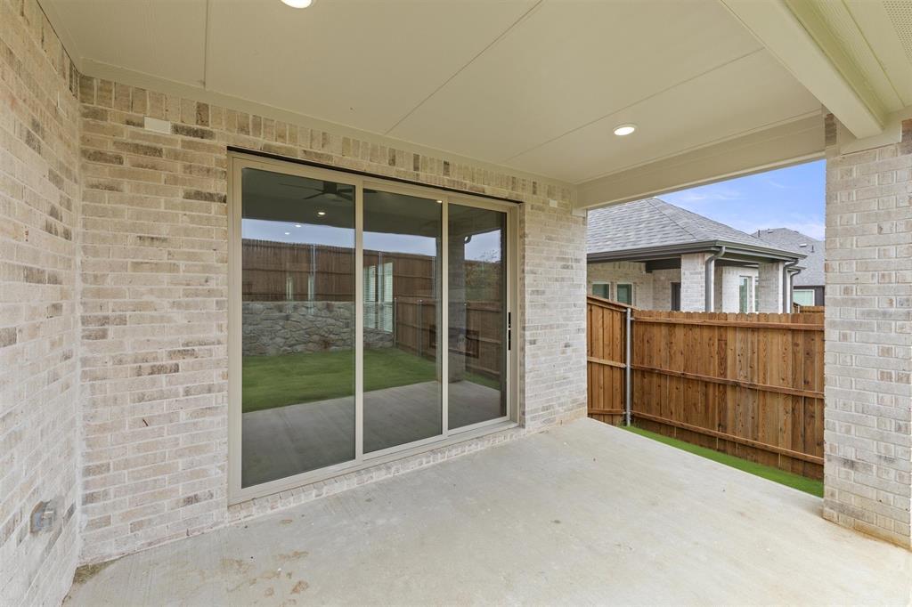 700 Valley Pines Drive Property Photo 20