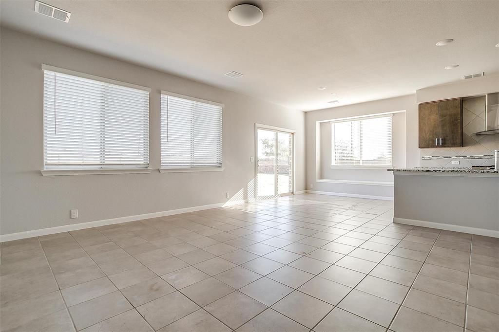 10501 Beacon Ridge Drive Property Photo 8