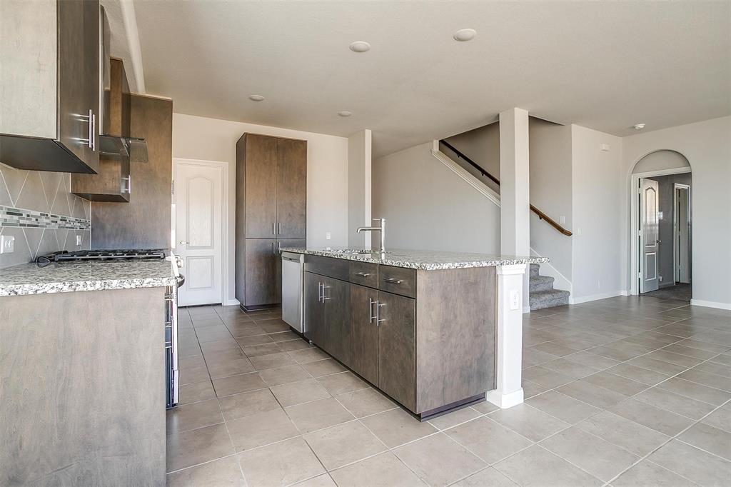 10501 Beacon Ridge Drive Property Photo 14